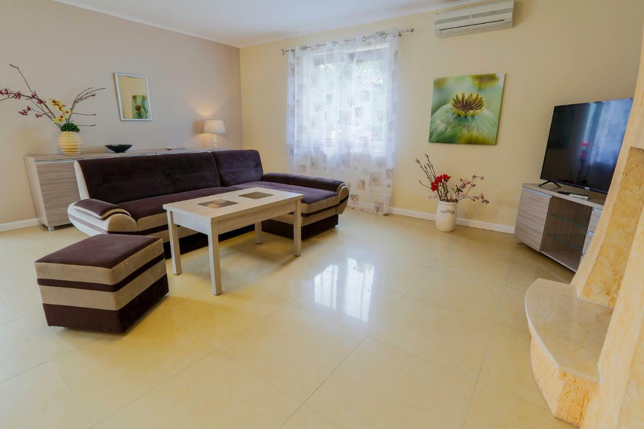 Louisapark Villa Lagow  Ngoại thất bức ảnh